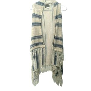 🍁 3/$15 Sweet N Sinful Fringe Vest Small